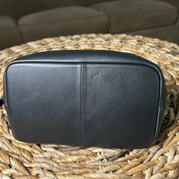 Royce Black Leather Men's Toiletry Bag - Picture 3 of 5